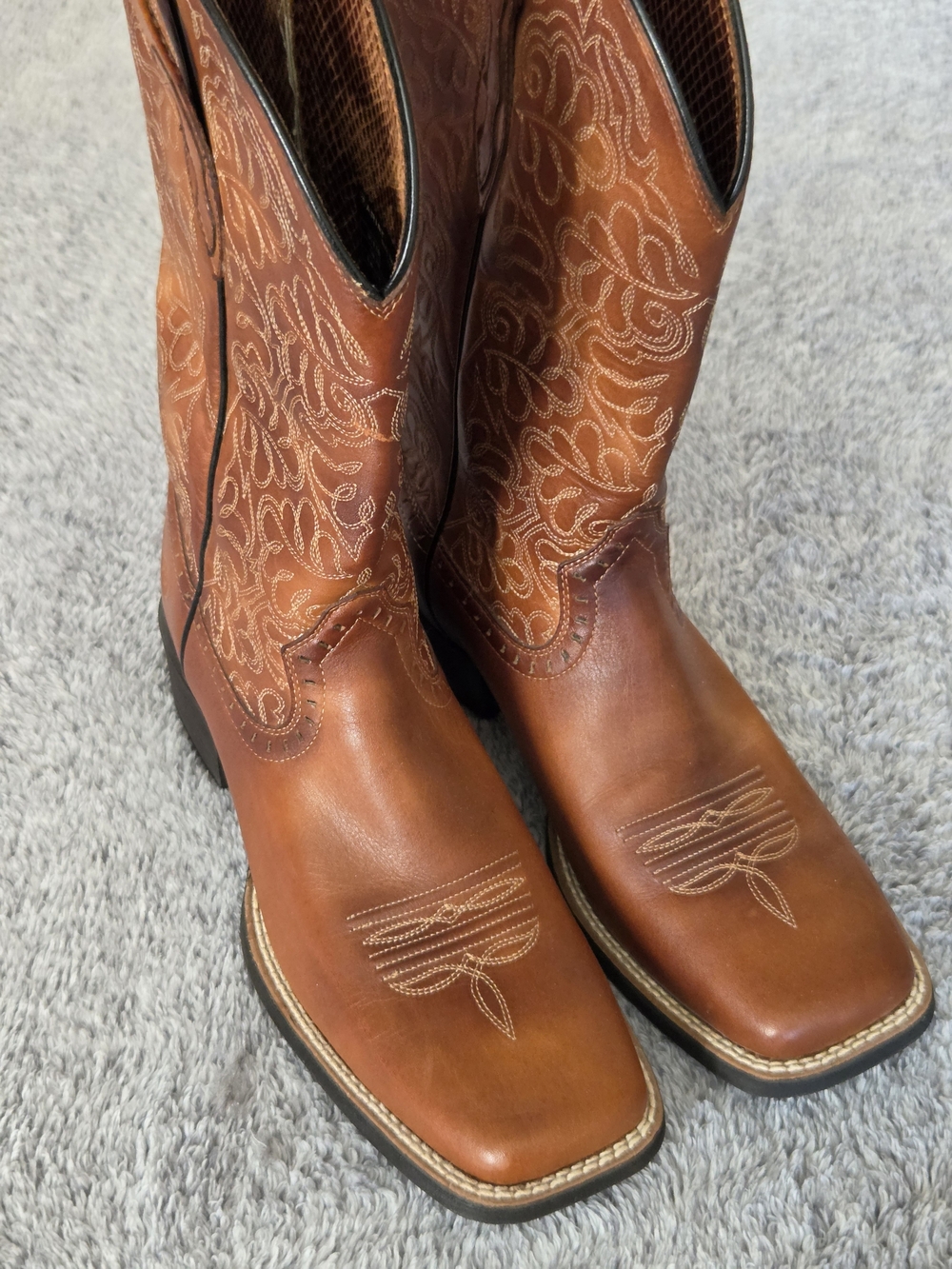 Ariat Brown Leather Western Cowboy Boots with Embroidered Shaft